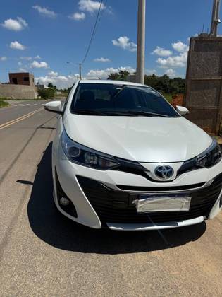 TOYOTA YARIS 1.5 16V FLEX SEDAN XLS MULTIDRIVE TOYOTA YARIS 1.5 16V FLEX SEDAN XLS MULTIDRIVE
